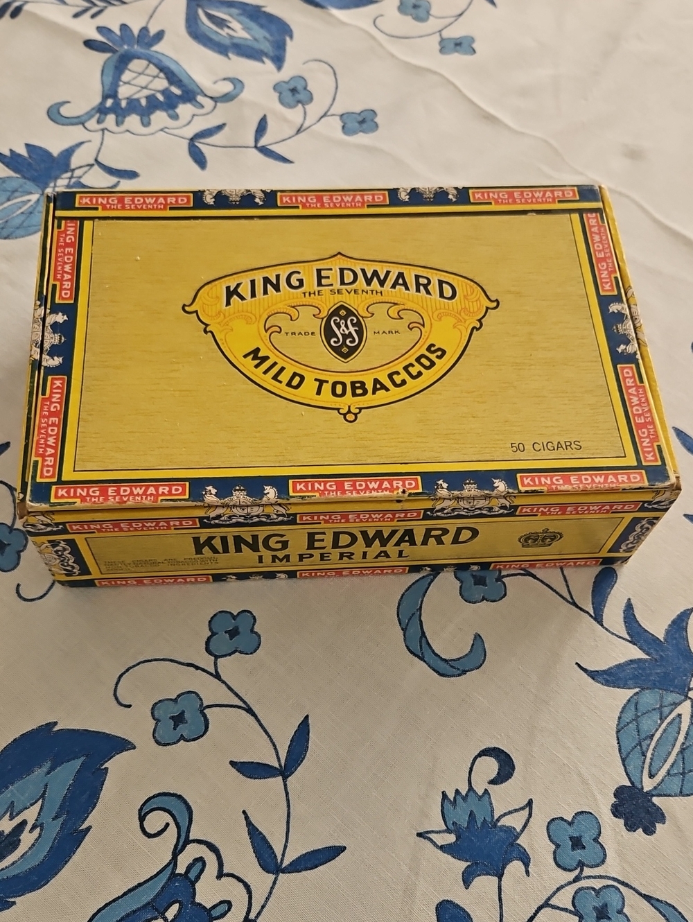 King Edward Mild Tobaccos Cigar Box